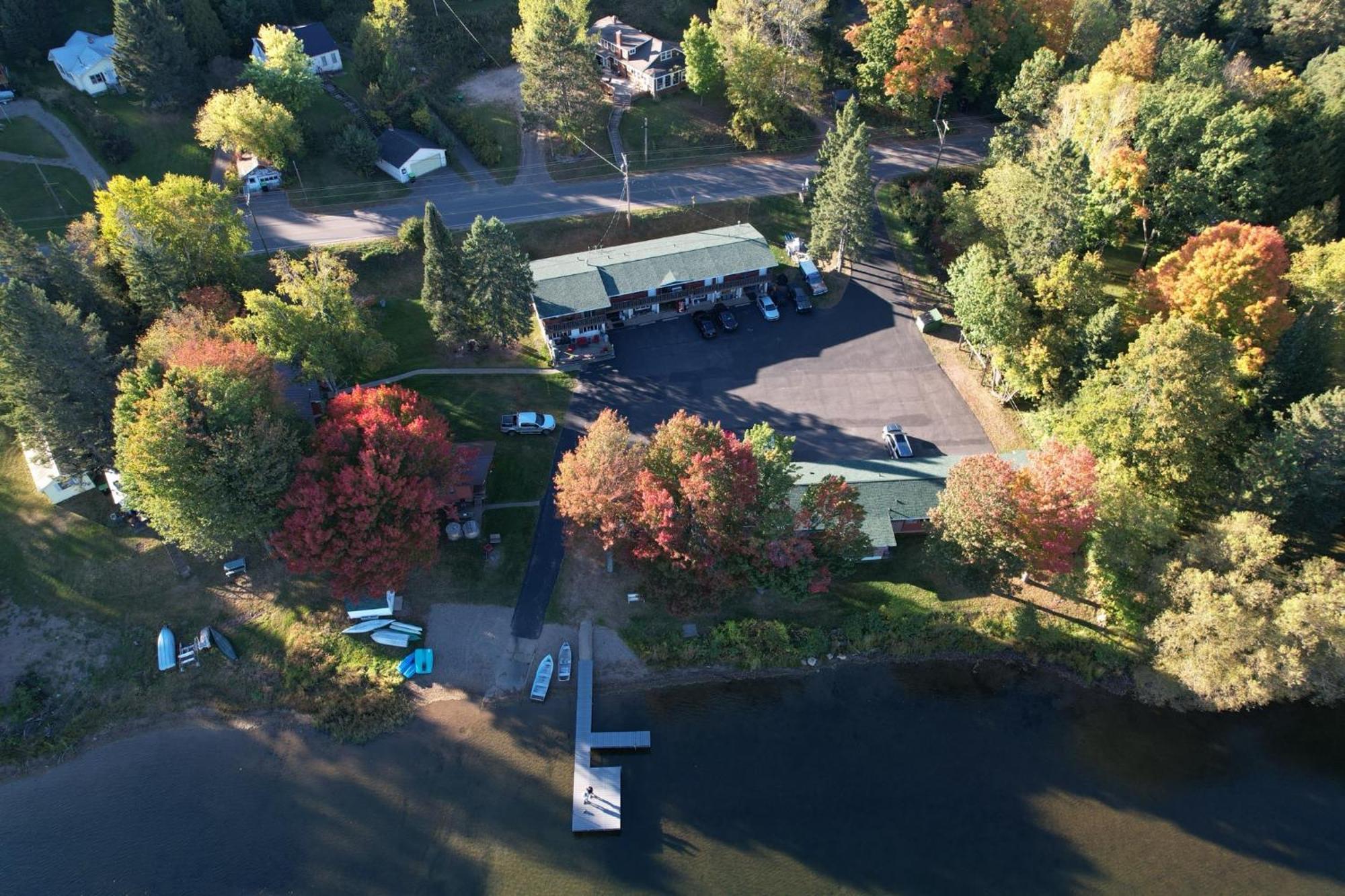 Lakeshore Motel Ice Lake Iron River Extérieur photo