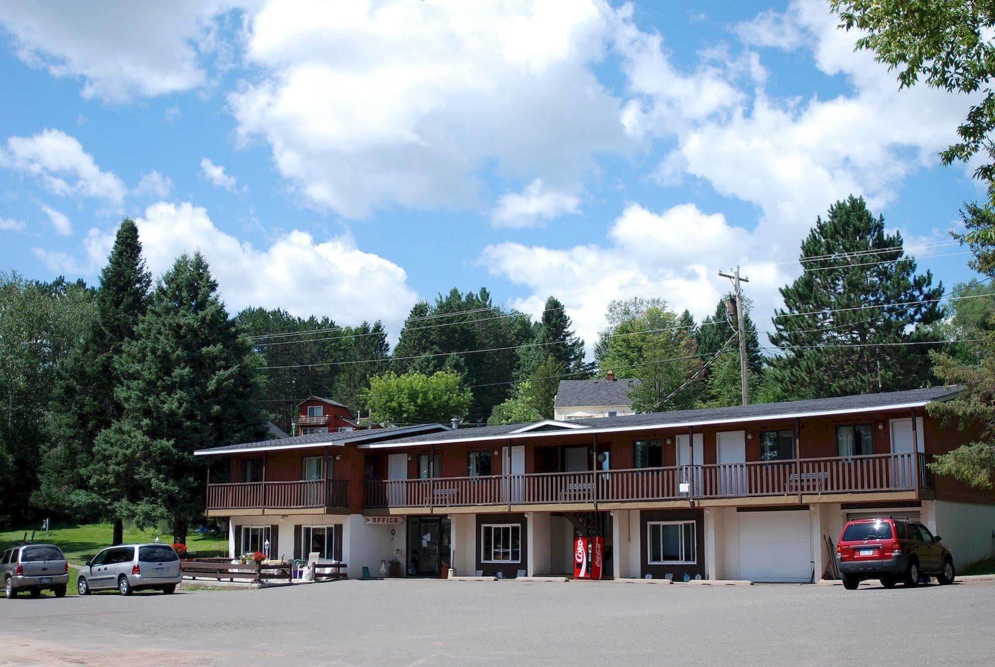 Lakeshore Motel Ice Lake Iron River Extérieur photo